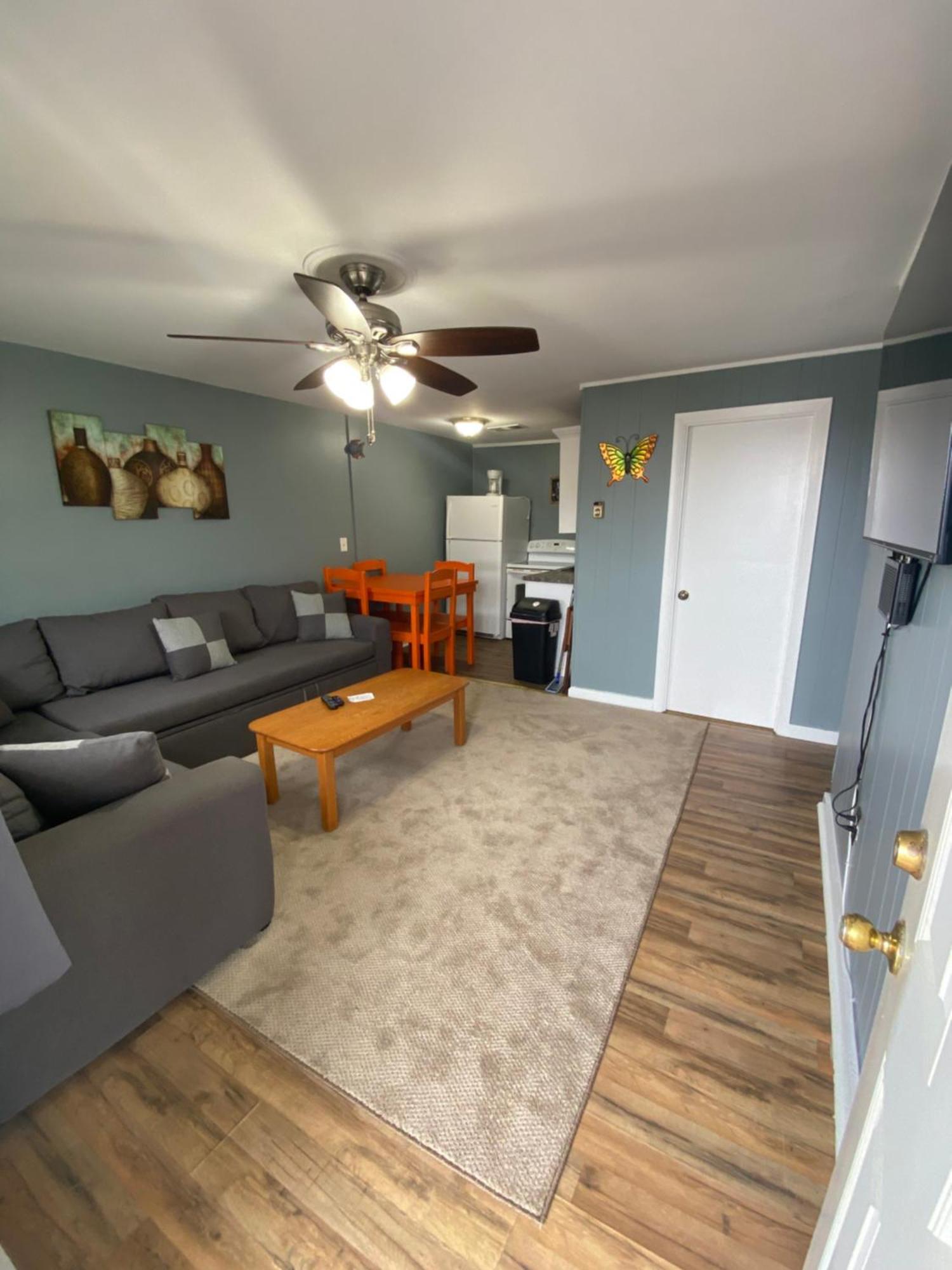 23 B St Apartments Хамптън Екстериор снимка